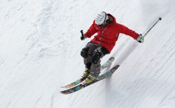 Livigno: sciatore in discesa